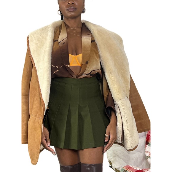 Vintage Brown Blazer: Timeless Elegance w/ Chic Modern Twist - Picture 2 of 3